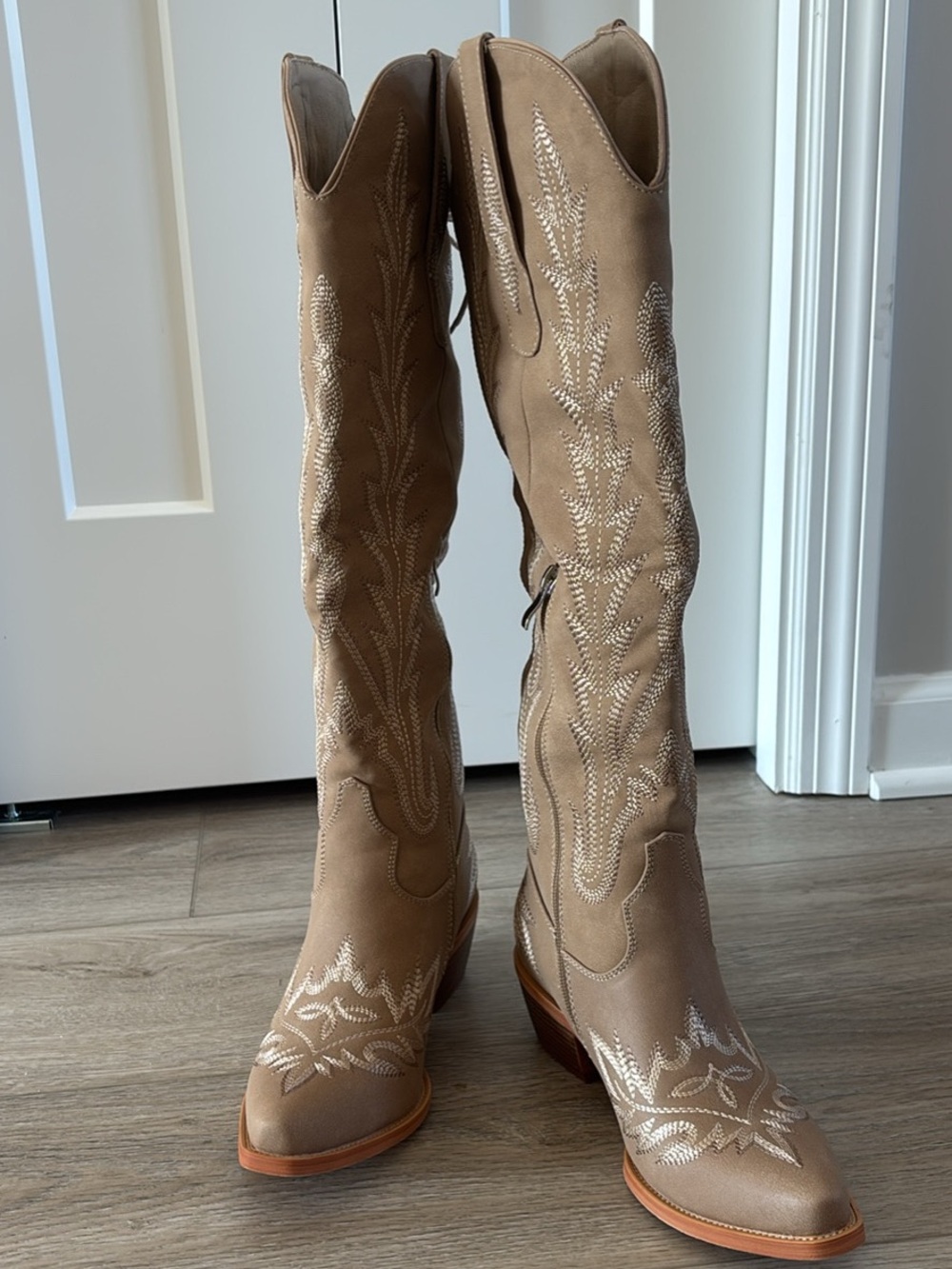 Women’s Tan Embroidered Cowboy Boots